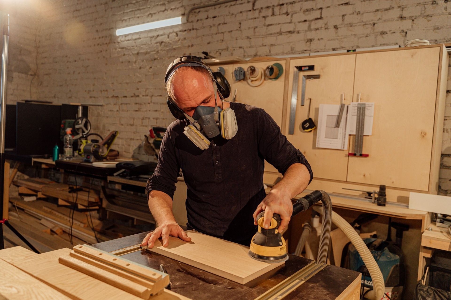 Smilšpapīri un instrumenti profesionāļiem